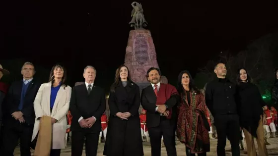 La Guardia Bajo las Estrellas fue presidida por el gobernador Sáenz y la vicepresidenta Villarruel