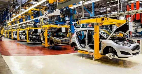 Cayó un 40% la producción de autos en comparación al año anterior