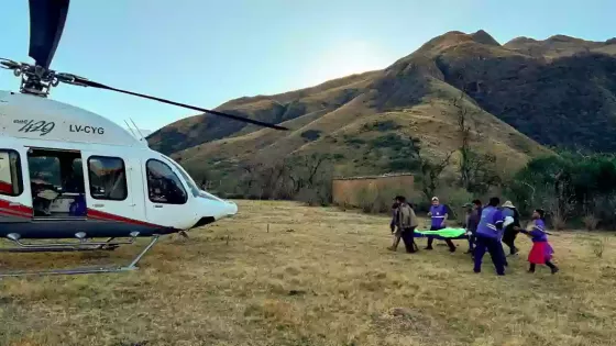 En vuelo sanitario se trasladó a un hombre de 72 años que se accidentó en la montaña