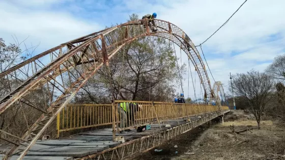 Reparan los puentes peatonales que unen Villa El Sol con Norte Grande