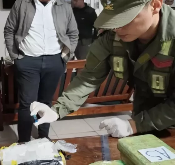 Detienen a una persona con 14 kilos de cocaína en un colectivo que salió de Salta