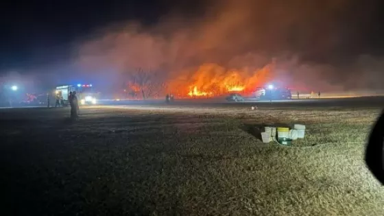 Incendios en Salta: varias dotaciones de bomberos trabajaron en una noche de terror que también dejó personas intoxicadas