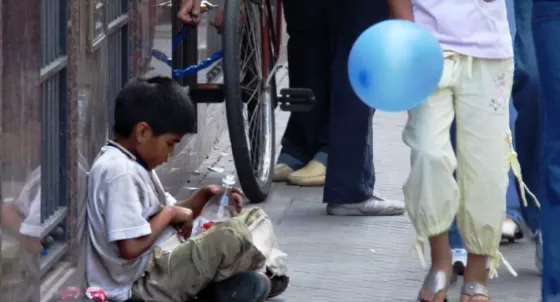 Según UNICEF, un millón y medio de niños argentinos saltean una comida durante el día o se van a la cama sin cenar