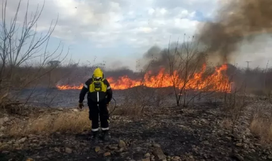 Continúa la alerta extrema por riesgo de incendios forestales en Salta