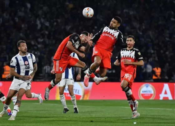 A qué hora juegan River y Talleres