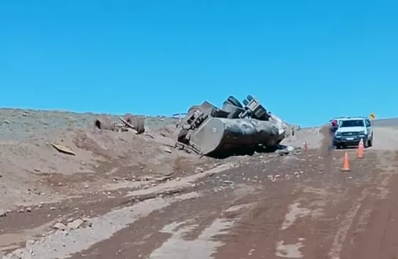 Falleció un camionero que volcó en San Antonio de los Cobres