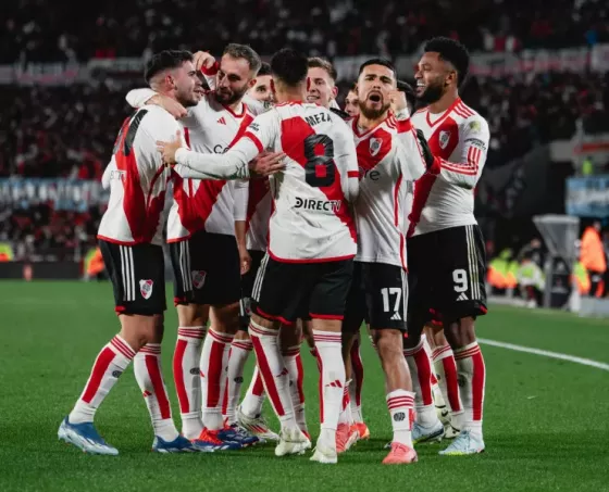 A qué hora juega River