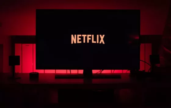 ¿Impacta la baja del Impuesto País en las tarifas de Netflix, Spotify y las otras plataformas?