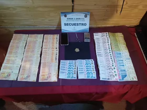 Secuestran más de cien dosis de droga, miles de pesos y personas detenidas tras operativos policiales en Salta