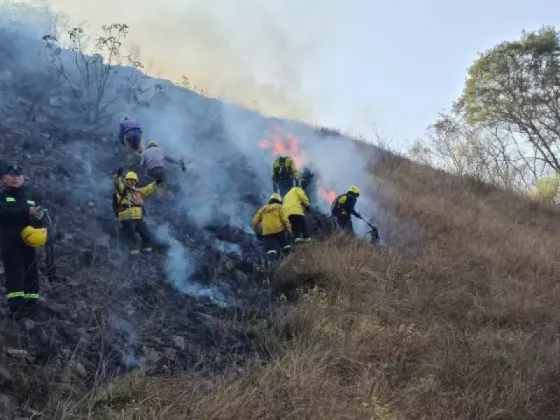 Indican que ya se enfrío toda la zona de Vaqueros que anoche sufrió un incendio