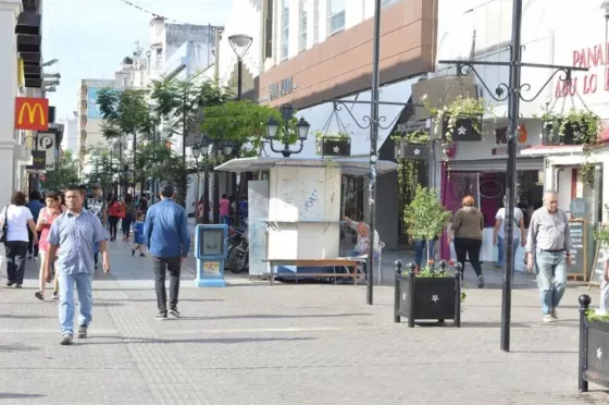 Se dio a conocer los días y horarios de atención en comercios y supermercados durante el Milagro