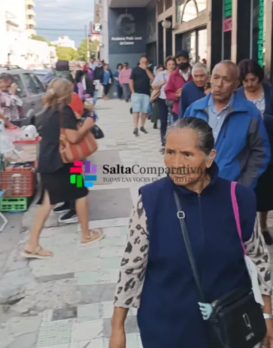 Buscan terminar con las interminables filas al aire libre en los bancos y otras instituciones