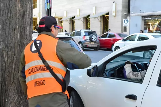 Concejales aprobaron el aumento del estacionamiento medido a $500