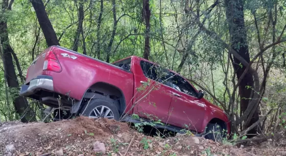 Tras una persecución, abandonaron el vehículo y se fugaron hacia el monte