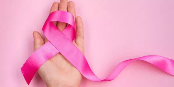 En el "mes rosa" alertan por el cáncer de mama: 73 casos por cada 100.000 mujeres