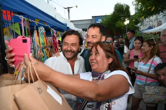 Sáenz recorrió y destacó la labor de los emprendedores en la feria por el Día de la Madre